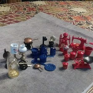 Metal miniture doll house item's